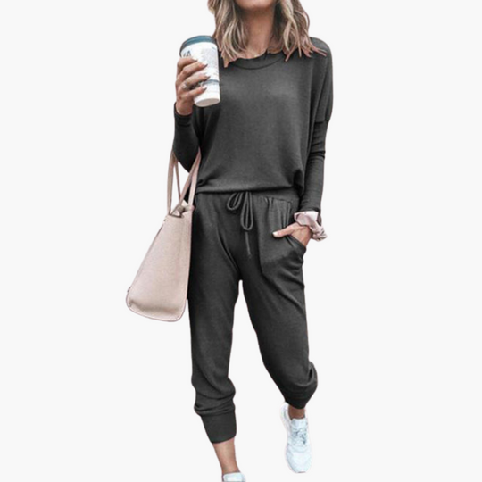 Women’s two-piece set with long sleeves and trousers
