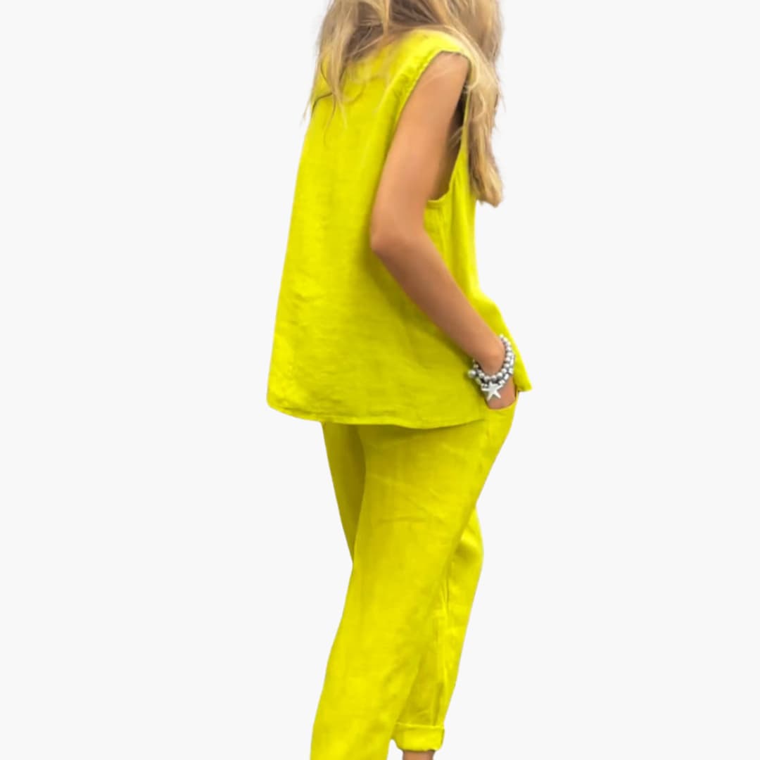 Women’s two-piece set with sleeveless top and trousers