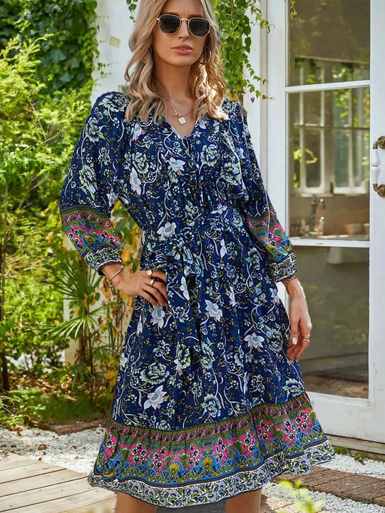 Women Boho Bohemian Chic knee-length dress with V-Neck for Travel