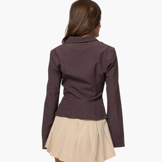 Women’s Button-Front Blouse with Collar and Flared Sleeves