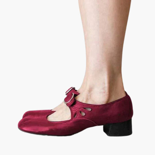 Women’s Closed Toe Sandals with Buckle Strap