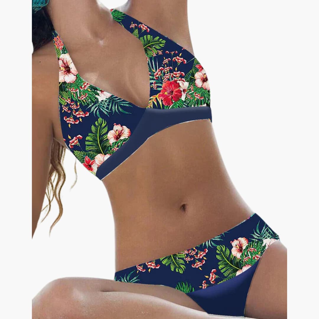 Women’s Two-Piece Bikini Set with Halter Neck and Backless Design