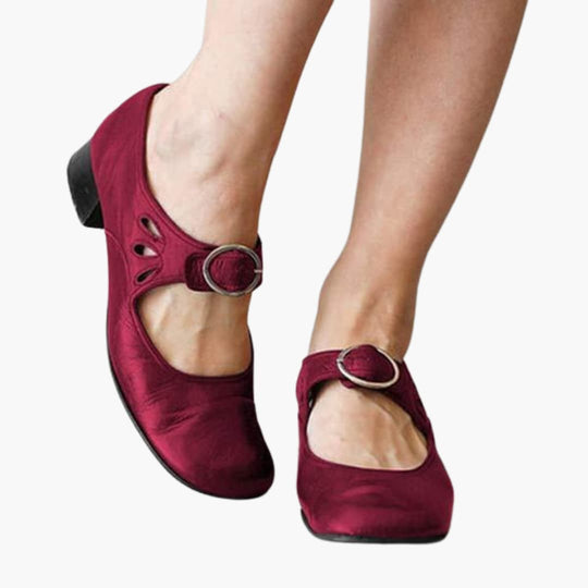 Women’s Closed Toe Sandals with Buckle Strap