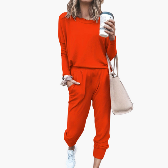 Women’s two-piece set with long sleeves and trousers