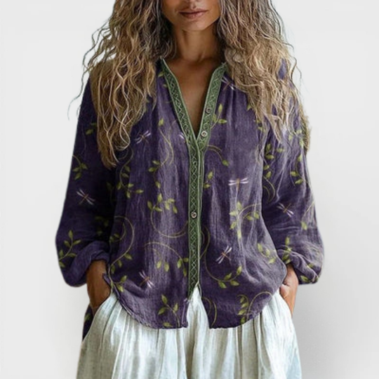 Women's Elegant Blouse with Tailored Fit and Delicate Detailing